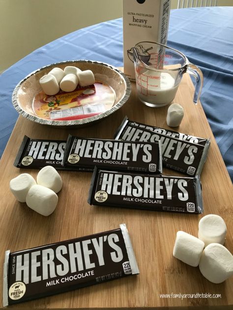 Hershey bar pie is s'mores in pie form. Hershey Bar Pie, Hershey Chocolate Pie, Hershey Pie, Chocolate Dessert Bar, Family Around The Table, Icebox Desserts, Icebox Pie, Hershey Candy Bars, Chocolate Pie Recipes