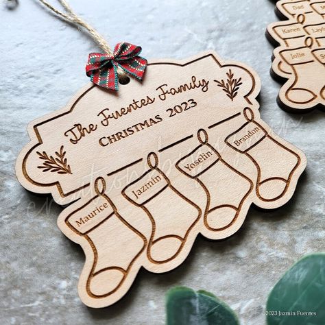 Сhristmas laser cut ideas Christmas Wood Engraving Ideas, Laser Wood Christmas Ornaments, Wood Family Ornament, Family Wood Sign, Mdf Christmas Ornaments, Wooden Family Ornaments, Christmas Laser Ornaments, Laser Ornament Ideas, Laser Wood Ornaments