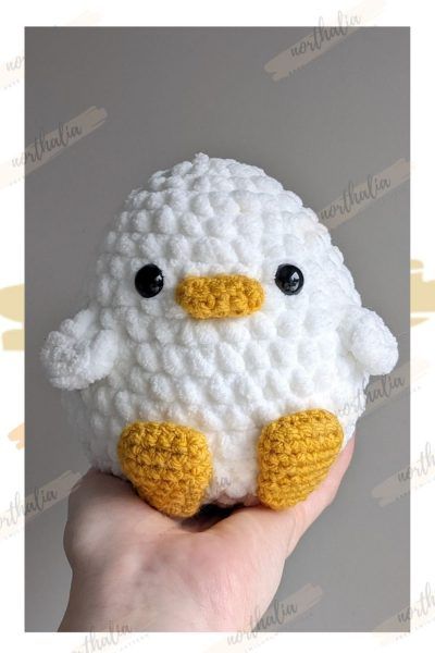 Free Amigurumi Duck Crochet Pattern - Crochet Ducks Amigurumi, White Crochet Patterns Free, Free Crochet Patterns Animals Easy, Crocheting Chunky Yarn, Easy Duck Crochet, Cute Duck Crochet Pattern Free, Round Crochet Animals, Crochet Duck Amigurumi Free Pattern, Crochet Duck Plushie Free Pattern