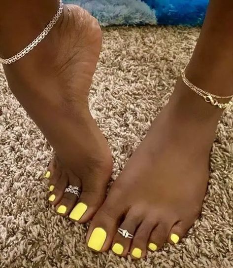 Stunning 2024 Summer Toe Nail Colors for Black Women | Top Trends & Ideas Pedicure Ideas For Black Women, Summer Nail Colors Black Women, Toe Nails For Black Women, Toe Nail Colors Summer 2024, Summer Toe Nails 2024 Color Trends, Summer Toe Nails 2024 Trends, 2024 Toe Nail Trends, Pedicure Summer Colors, Toe Nails Ideas Summer