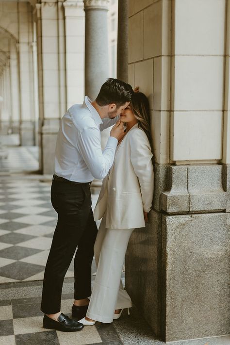 Fall Engagement Shoot Outfit Ideas, Downtown City Wedding Photos, Winter Engagement Session Outfits, City Photoshoot Engagement, Madrid Engagement Photos, Calgary Engagement Photos, City Style Engagement Shoot, Winter Engagement Shoot Outfit, Engagement Pictures In The City