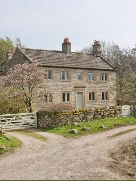 Dream home Stone English House, Yorkshire Stone House, Stone Country House, English Cottage Style Exterior, English Country Cottage Exterior, Old French Country House, English Country House Exterior, British Country Home, English Farmhouse Exterior