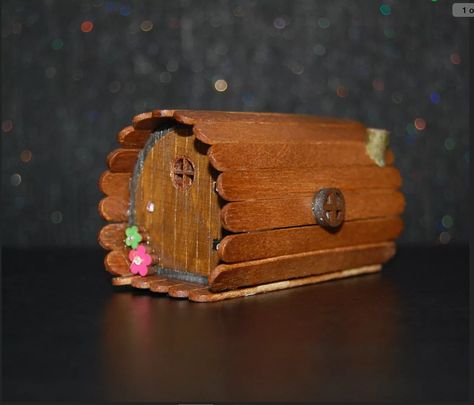 Hobbit house made from paddle pop sticks Fairy Garden Design Ideas, Popsicle Stick Houses, Diy Fairy Garden, Paddle Pop, Fairy Garden Ideas, Fairy Garden Furniture, Fairy House Diy, Fairy Garden Crafts, Fairy Garden Designs