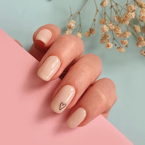 minimal peach heart nail art Minimal Nail Art Summer, Minimalist Nails Heart, Minimal Nail Art, Minimal Nail, Logo Moodboard, Evil Eye Nails, Minimal Nails Art, Nail Art Stripes, Heart Nail Designs