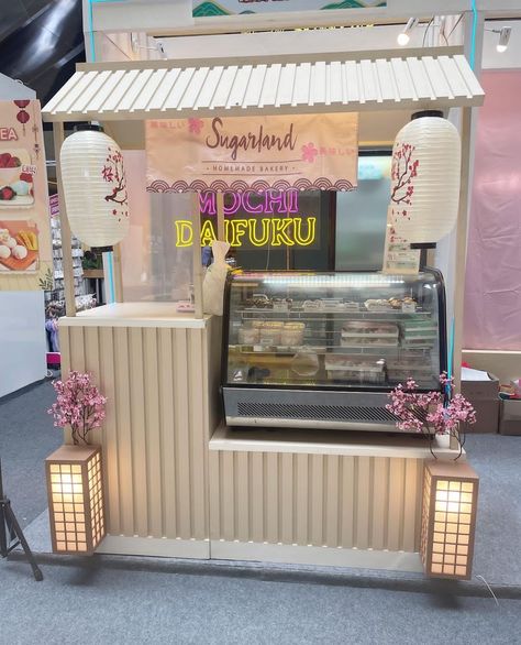 Food Vendors Booth Ideas, Food Truck Interior Ideas, Cookie Stand Ideas, Bakery Kiosk Design, Bakery On Wheels, Bakery Stand Ideas, Cake Stall Ideas, Gerobak Design Food Carts, Street Food Stall Design