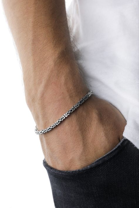 Indulge in the craftsmanship of the 925 Sterling Silver King Chain Bracelet, a harmonious blend of tradition and modern design. Sculpted meticulously from genuine silver, this bracelet showcases the intricate patterns of the Byzantine style, characterized by its handmade square chain links. While its rich history is evident in every detail, its minimalist design aligns seamlessly with contemporary fashion, making it an impeccable choice for today's man. Mens Jewelry Real, Luxury Elegant Men's Jewelry, Luxury Modern Men's Jewelry, Luxury Men's Silver Chain Jewelry, Cheap Men's Wedding Jewelry, Mens Jewelry 2022, Love Bracelets Men, Men Bracelet Gift, Business Casual Jewelry Men