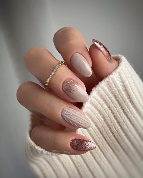 30 Cute December Nails to Inspire You Ongles Beiges, Beige Nails Design, December Nails, Nagellack Trends, Nude Nail Designs, Christmas Gel Nails, Sweater Nails, Beige Nails, Girly Acrylic Nails