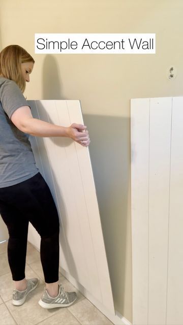 Simple Diy Accent Wall, Half Bathroom Accent Wall, Accent Wall Entryway, Shiplap Wall Diy, Bathroom Accent Wall, Simple Interior Design, Shiplap Wall, Shiplap Accent Wall, Diy Shiplap