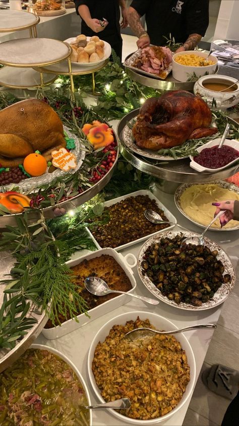 Inside the Kardashians' most over-the-top Thanksgiving parties featuring Kris Jenner’s dinner & lavish decorations | The Sun Thanksgiving Buffet Table, Thanksgiving Dinner Decor, Friendsgiving Dinner Party, Thanksgiving Dinner Party, Thanksgiving Friendsgiving, Friendsgiving Dinner, Hosting Dinner, Thanksgiving Dinner Table, Thanksgiving Cooking