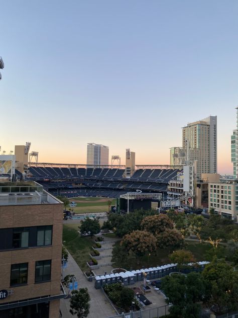 Sunset in Petco Park located in San Diego, California. San Diego Apartment Aesthetic, San Diego College Aesthetic, California Aesthetic San Diego, Aesthetic San Diego Pictures, Downtown San Diego Aesthetic, San Diego Aesthetic, San Diego Apartments, San Diego Sunset, San Diego City