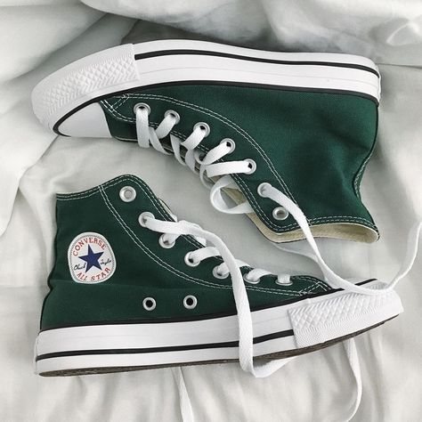 dark green converse Boty Converse, Mode Converse, Обувь Air Jordan, Boty Nike, Skor Sneakers, Trendy Shoes Sneakers, Dr Shoes, Green Converse, Fresh Shoes