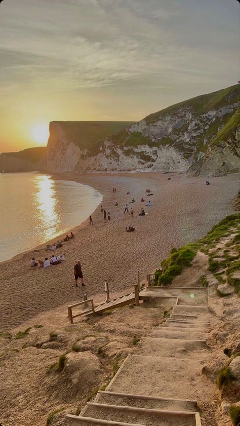 Eastbourne England Aesthetic, London Beach Aesthetic, English Coast Aesthetic, Uk Seaside Aesthetic, Cornwall Beach Aesthetic, England Beach Aesthetic, British Seaside Aesthetic, Cornwall Aesthetic, Beaches In England