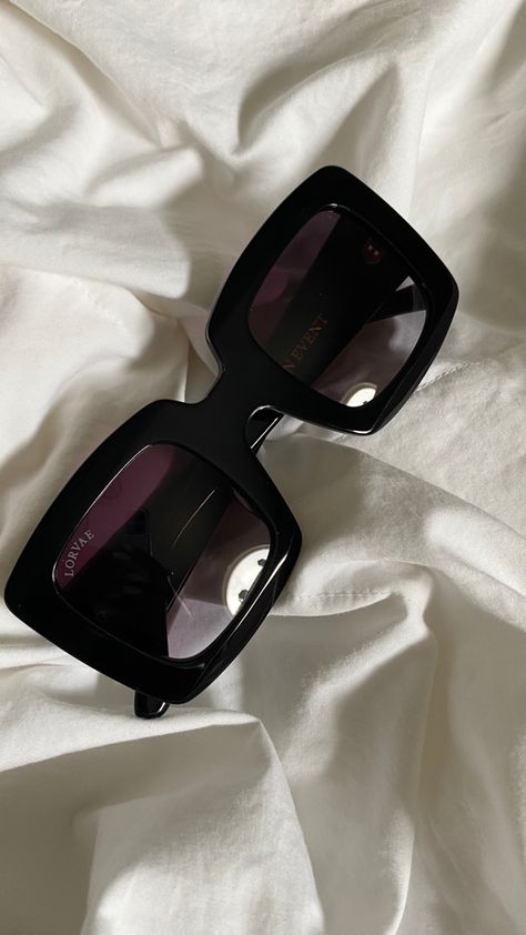 Lorvae sunglasses by dearra Black Shades Sunglasses Aesthetic, Big Shades Sunglasses Black, Big Square Sunglasses, Lorvae Dearra Glasses, Lorvae Dearra, Big Shades Sunglasses, Black Shades Sunglasses, Big Sunglasses Aesthetic, Black Sunglasses Aesthetic