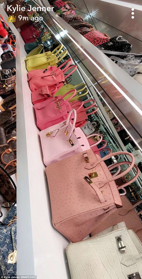 Inside Kylie Jenner's $1million handbag collection Giant Closet, Sac Michael Kors, Bag Closet, Afrikaanse Mode, Handbag Collection, Luxury Purses, Hermes Handbags, Cute Purses, Kourtney Kardashian