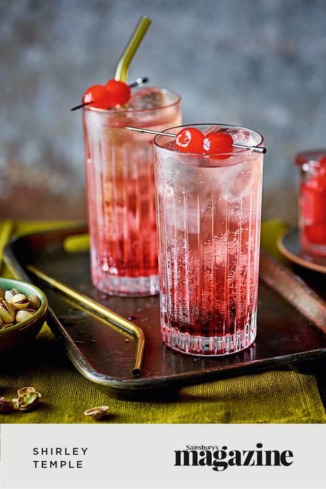 Named after the child star, this fruity mocktail made with Grenadine, ginger ale and lemonade is garnished with Maraschino cocktail cherries. A delicious non-alcoholic cockail. Get the Sainsbury's magazine recipe Fruity Mocktail, Shirley Temple Mocktail, Shirley Temple Recipe, Shirley Temple Drink, Easy Lunch Boxes, Cherry Cocktail, Child Star, Fancy Cocktails, Restaurant Names