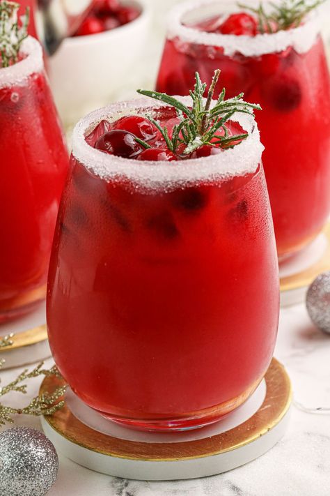 Christmas Mistletoe Margarita - My Incredible Recipes Christmas Cherry Frozen Margaritas, Cranberry Mistletoe Margarita, Easy Good Cocktails, White Christmas Batch Margarita, Margarita Christmas Gift, Frosted Mistletoe Margarita, Mistle Toe Margarita, Christmas Cosmopolitan Pitcher, Cocktails With Maraschino Cherries