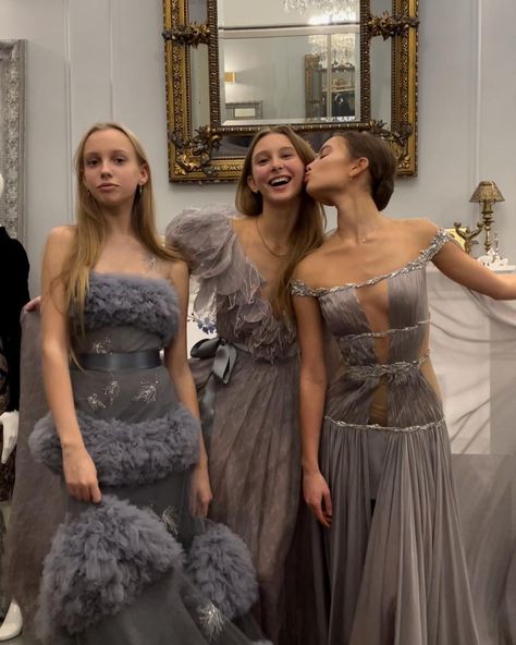 Anastasia Thompson, Money Dress, Winter Bridesmaids, Gossip Girl Aesthetic, Girls Bridesmaid Dresses, Prom Dress Inspiration, Big Night, Darling Dress, Dance Pictures