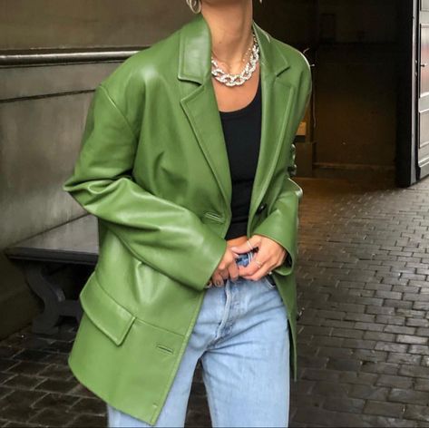 Cute Nike Outfits, Blazer Outfit, Blazer Outfits, Streetwear Outfits, Leather Blazer, Evening Attire, Nike Outfits, Night Outfits, Green Jacket