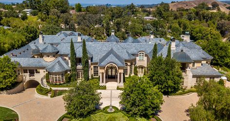 Hidden Hills Mansion, Kitchens With Two Islands, Hidden Hills California, Luxurious Mansion, Wine Tasting Room, Limestone Wall, Castle Mansion, Dream Mansion, Hidden Hills