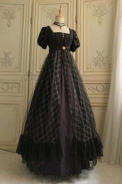 Gothic Ball Gown, Black Lace Ball Gown, Gothic Plus Size, Regency Ball, Gaun Abad Pertengahan, Black Lace Gown, Black Ball Gown, Regency Dress, Old Fashion Dresses