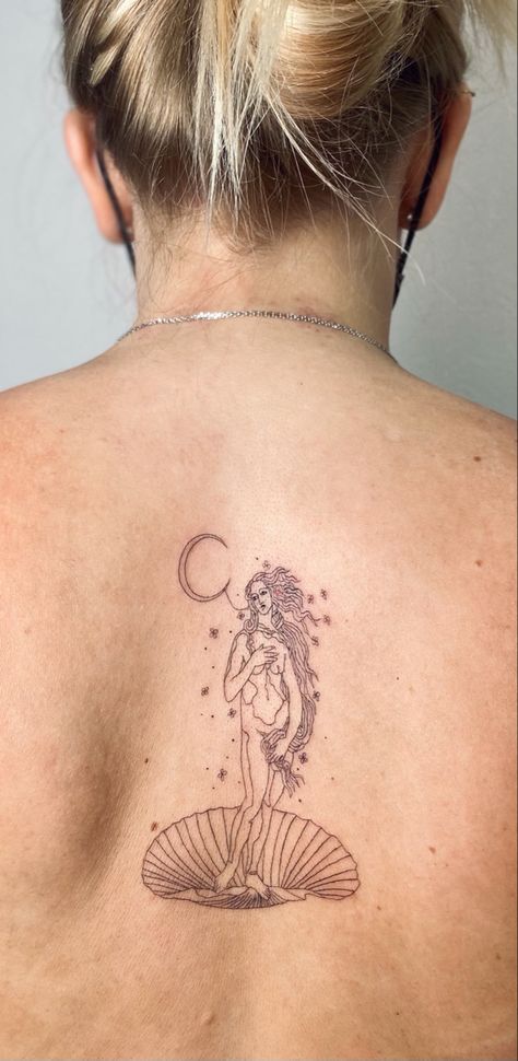 Birth Of Venus Botticelli, Aphrodite Tattoo, Italy Tattoo, Venus Tattoo, Back Of Arm Tattoo, Shell Tattoos, Tattoo Themes, Cute Tats, Goddess Tattoo