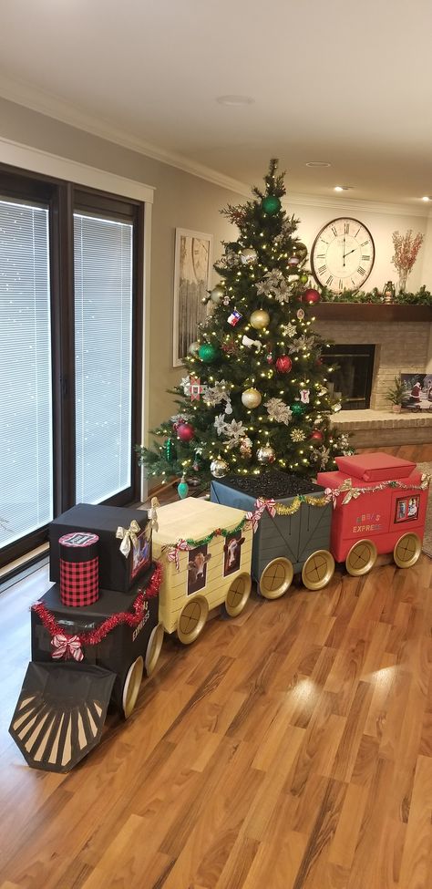 Christmas Box Train Ideas, Xmas Train Ideas, Diy Christmas Gifts Train, Present Train Boxes, Christmas Train For Gifts, Kids Polar Express Box Car, Christmas Train Presents, Christmas Train For Presents, Christmas Train Table Centerpiece