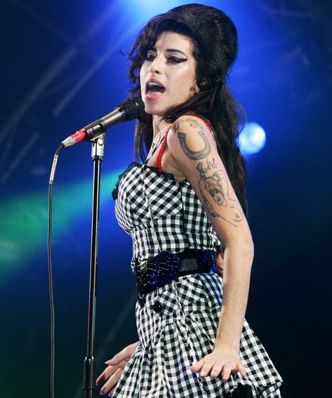 Naomi Parry discusses the late artist’s enduring legacy on the 10th anniversary of her breakthrough album, Back to Black. Amy Wine, Amy Winehouse Style, Amazing Amy, Wine Club, Platinum Blonde Hair, Amy Winehouse, Fashion Gallery, Gingham Dress, Back To Black