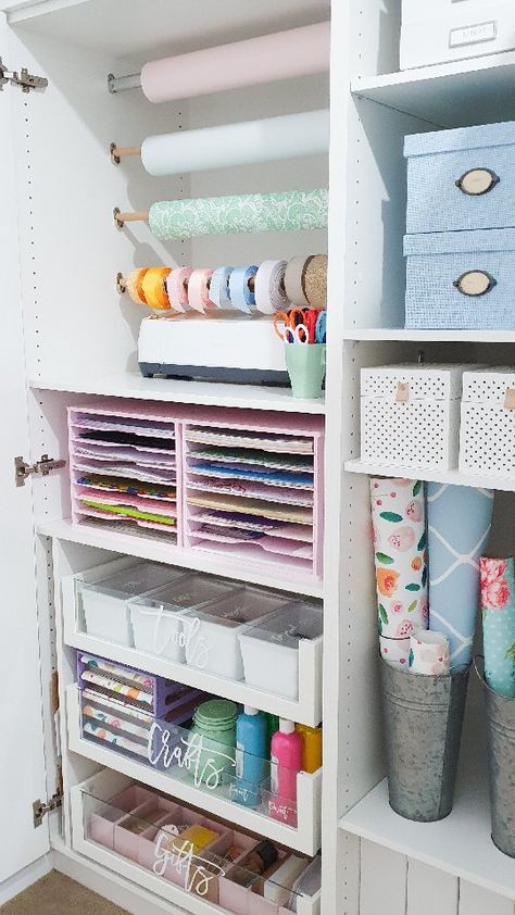 Pax Craft Storage, Ikea Pax Craft Room, Hobby Room Design Small Spaces, Office Craft Room Combo, Craft Closet Organization, Craft Organisation, Ikea Crafts, Craft Cupboard, Craft Closet