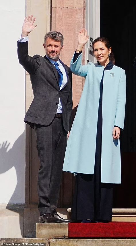 Queen Mary and King Frederik of Denmark join Queen Margrethe to celebrate her 84th birthday - after a frosty display on Easter ski-ing trip | Daily Mail Online Queen Mary Of Denmark, 84th Birthday, Karen Mcdougal, Kingdom Of Denmark, Mary Of Denmark, Danish Royalty, Danish Royal Family, Danish Royals, Crown Princess Mary