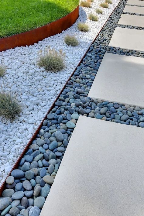 xeriscape Landscape Edging Stone, Backyard Walkway, River Rock Landscaping, Garden Flower Beds, Garden Walkway, Garden Wallpaper, Modern Landscape Design, Landscape Edging, Low Maintenance Landscaping