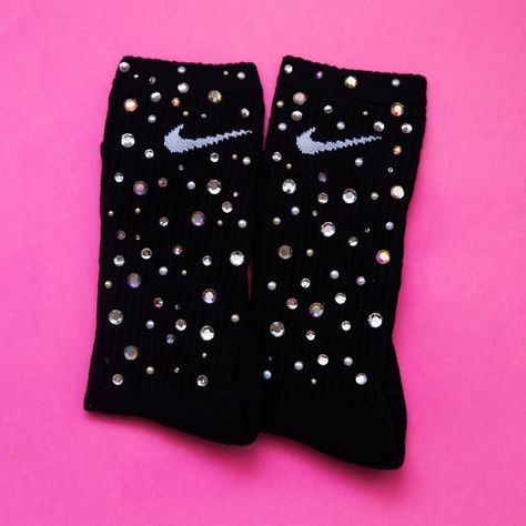 Beautiful super recommend. Bling Socks, Crystal Socks, Fancy Socks, Fashion Collection Inspiration, Statement Socks, Nike Socks, Fashion Project, Fashion Socks, Sweaters And Jeans