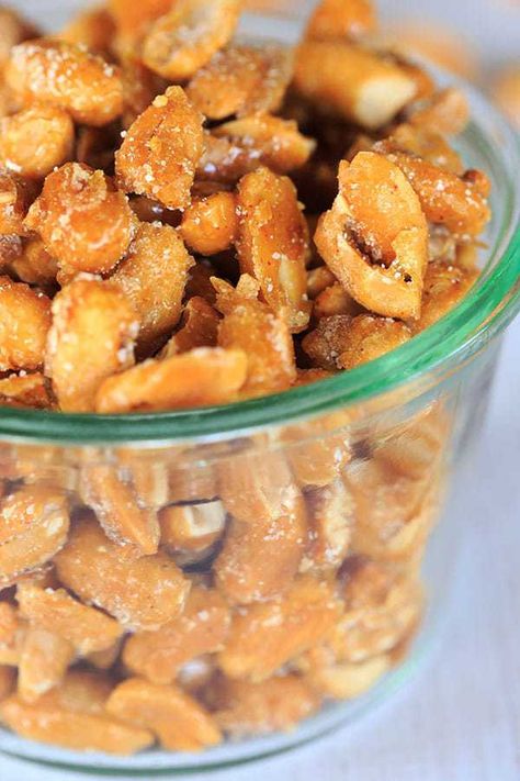 Spiced Peanuts Recipes, Honey Roasted Peanuts Recipe, Roasted Peanuts Recipe, Peanuts Recipes, Honey Roasted Peanuts, Cinnamon Honey, Nice Recipes, Peanut Recipes, Spicy Honey