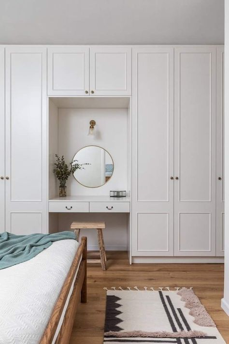 Closet Colour Ideas, Wall Of Cabinets In Bedroom, Diy Built In Vanity, Built In Wardrobe Ideas With Vanity, Built In Wardrobe With Vanity, Wardrobe Built In, Built In Closet Wall Bedroom, Built In Vanity In Bedroom, Minimalist Bedroom Wardrobe