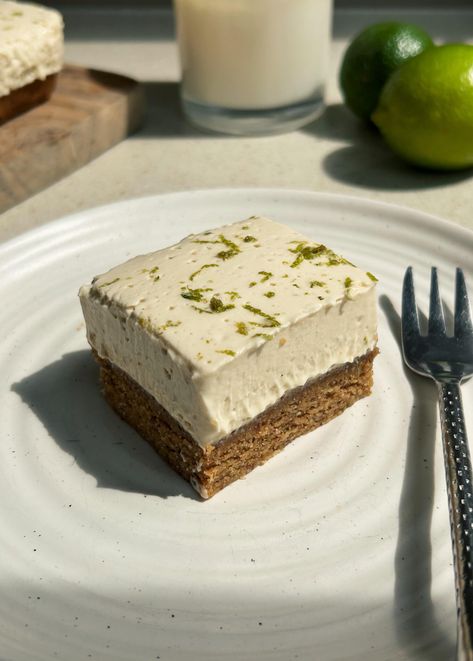 I'm very into my citrus desserts this summer, and these Key Lime Pie Bars are my latest obsession. They're incredibly rich and creamy, while being totally plant based, a source of protein and made with Creamy Key Lime Pie, Chocolate Rice Crispy, Vegan Key Lime Pie, Vegan Key Lime, Chocolate Caramel Tart, Trail Mix Cookies, Key Lime Pie Bars, Citrus Desserts, Table D Hote