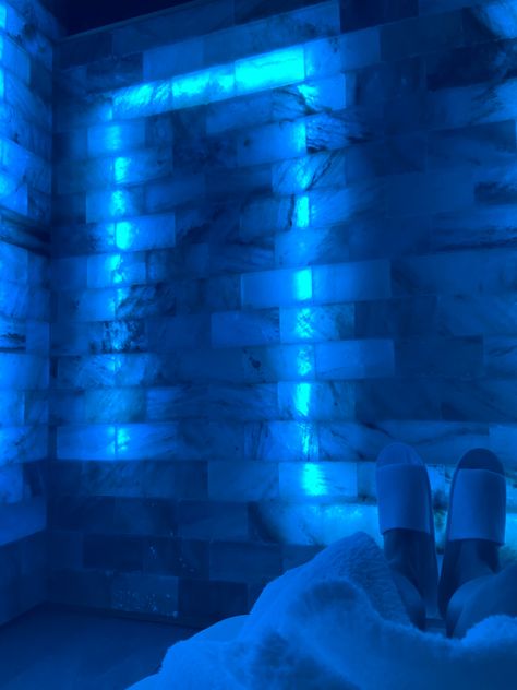 Blue Esthetician Aesthetic, Blue Esthetician Room, Spa Aesthetic, Spa Interior Design, Esthetician Room, Spa Rooms, Spa Ideas, Spa Interior, Water Aesthetic