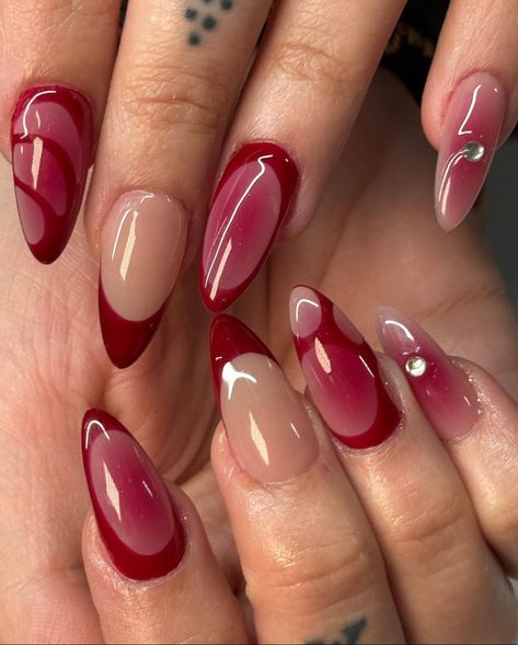 Red Almond Nails Designs Glitter, Mystical Nails Almond, Nail Inspo Simple Design, Young Miko Nails, Red Summer Nails Designs, Simple Gel Nail Art, Eyeshadow On Nails, Gelx Inspo Nails, Artsy Nails Designs