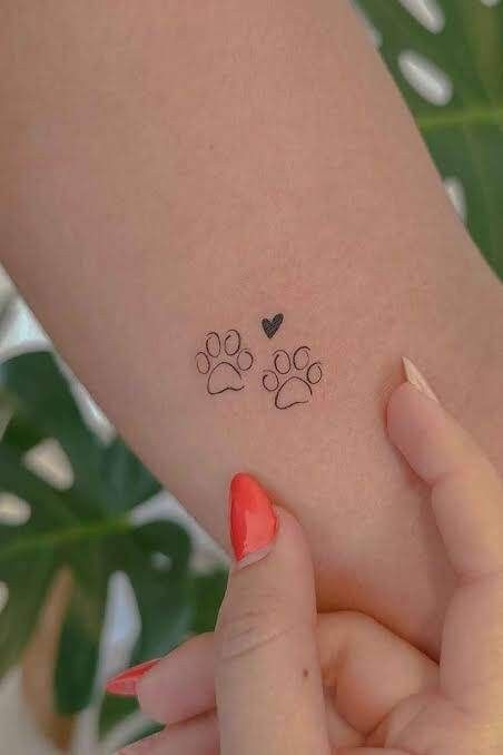 Paw Print Tattoos, Henne Tattoo, Cute Simple Tattoos, Pawprint Tattoo, Paw Tattoo, Small Pretty Tattoos, Pretty Tattoos For Women, Small Hand Tattoos, Discreet Tattoos