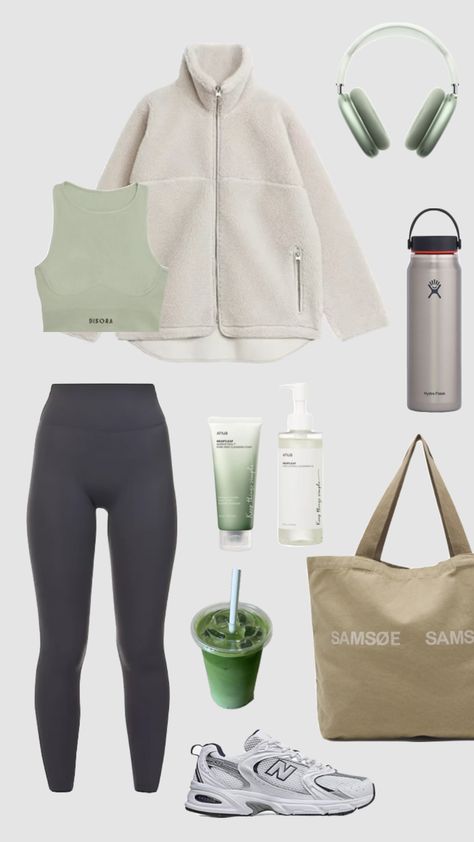 Stay warm and stylish this winter with a cozy workout outfit. ❄️🐻 This ensemble features a fluffy jacket, yoga pants, and platform UGGs to keep you warm. Conquer your fitness goals in comfort and style during the colder months! #outfitinspo #beauty #sports #inspo #fitinspo #matcha #cleangirl #gym #yoga #workout #fashion #fitness #motivation #winterfashion #outfit Platform Uggs, Workout Outfits Winter, Activewear Inspiration, Pilates Outfit, Gymwear Outfits, Class Outfit, Winter Workout, Fluffy Jacket, Fitness Wear Outfits