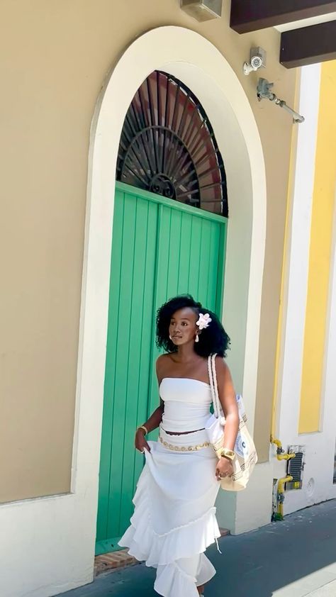 Mediterranean Dress Code, Island Clothes Aesthetic, Bohemian White Outfit, Vacation Boho Outfits, Black Women On Vacation Outfits, Pretty Vacation Outfits, Vacations Outfits Black Women, Pretty Long Skirt Outfits, Soft Girl Black Women Outfits