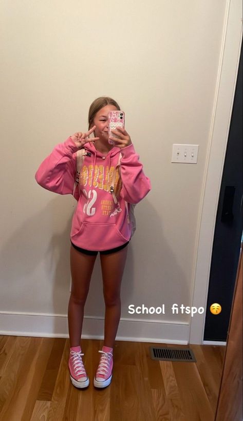 A Mirror Selfie, Crazy Ideas, Photos Of People, Preppy Summer Outfits, Hilarious Photos, Outfit Inspo Summer, Casual Preppy Outfits, Trendy Outfits For Teens, Cute Lazy Day Outfits