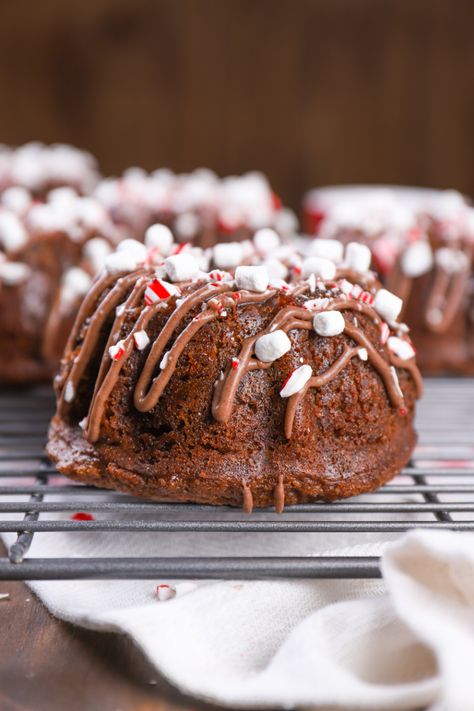 Chocolate Bundt Cakes, Mini Bunt Cake, Christmas Bundt Cake, Mini Bundt Cakes Recipes, Peppermint Recipes, Chocolate Bundt, Mini Bundt, Holiday Desserts Table, Peppermint Hot Chocolate