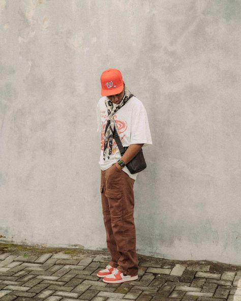 Cargo pants
Brown cargo pants
oversize shirt
T-shirt 
casual
Nike
Aur jordan
Dunk Orange Jordans, Best Hobbies For Men, Best Hobbies, Cargo Pants Outfit Men, Orange Jordan, Ralph Laure, Brown Cargo Pants, Streetwear Outfit Ideas, Jordan Outfit