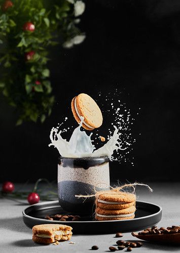 Splash Photography Ideas, Food Photography Lighting Setup, Food Staging, Creative Food Photography, Food Photography Lighting, Food Photography Dessert, Chocolate Shots, Food Photography Composition, Baking Photography