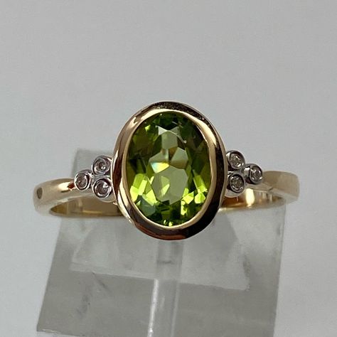 Peridot crystal