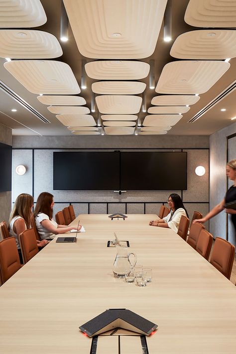 Suspended Ceiling Design, Board Room Design, Office Ceiling Design, Meeting Room Design Office, Hotel Conference Rooms, Siren Design, Small Office Design Interior, Conference Room Design, Ceiling Feature