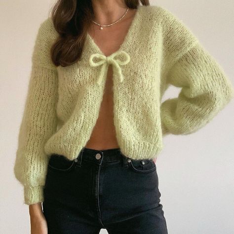 All Posts • Instagram Diy Tricot, Wool And The Gang, Crochet Top Outfit, Knitting Paterns, Knitting Machine Patterns, Modern Knitting, Crochet Clothes Patterns, Sugar Rush, Summer Knitting