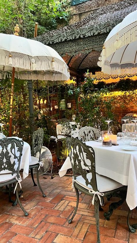 Top Madrid Restaurants: Numa Pompillio Breakfast In Madrid, Madrid Restaurants, Romantic Restaurants, Spanish Cuisine, Romantic Restaurant, Restaurant Ideas, Best Sushi, Date Night In, Restaurant Offers