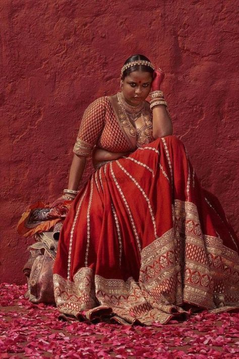 Presenting you latest Sabyasachi lehenga for brides . Check out the latest sabyasachi lehengas on Weddingbazaar. #weddingbazaar#indianwedding #sabyasachilehengabridal #sabyasachilehengasimple #sabyasachilehengabridalred #sabyasachilehengabridesmaid #sabyasachilehengafloral #sabyasachilehengared #sabyasachilehengabridalpink #sabyasachilehengabridalroyal #sabyasachilehengapink #sabyasachilehengablack #sabyasachilehengayellow #sabyasachilehengavelvet #sabyasachilehengagreen #sabyasachilehengablue Bridal Collection 2023, Lehenga White, Sabyasachi Lehenga Bridal, Bridal 2023, Sabyasachi Collection, Sabyasachi Bridal, Sabyasachi Mukherjee, Sabyasachi Sarees, Gold Lehenga