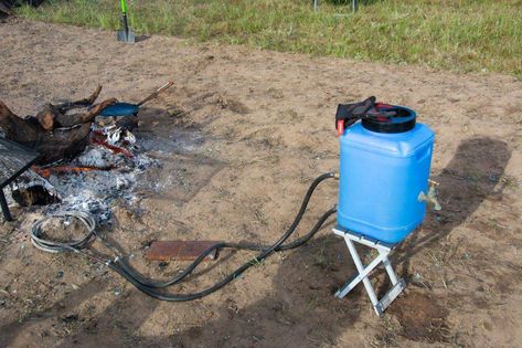 Nature, Diy Camping Shower Ideas, Water Heater Diy, Portable Water Heater, Sca Camping, Portable Sink, Making Water, Tank Stand, Solar Hot Water