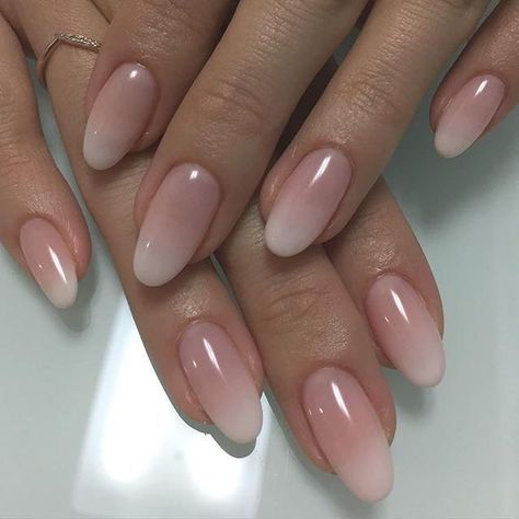 Oval Acrylic Nails, Oval Nails Designs, Natural Acrylic Nails, Almond Shape Nails, Acrylic Coffin, Almond Acrylic Nails, Unique Acrylic Nails, Nails Simple, Oval Nails